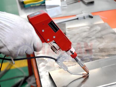 �ok Fonksiyonlu 1,5 kW Fiber Lazer Kaynak Makinas�-Kaynak-Kesme-Temizleme